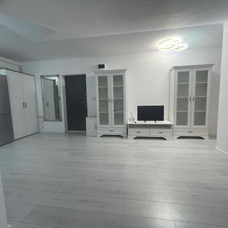 Apartament 2 Camere Tirgu Jiu Targu Jiu Exterior photo