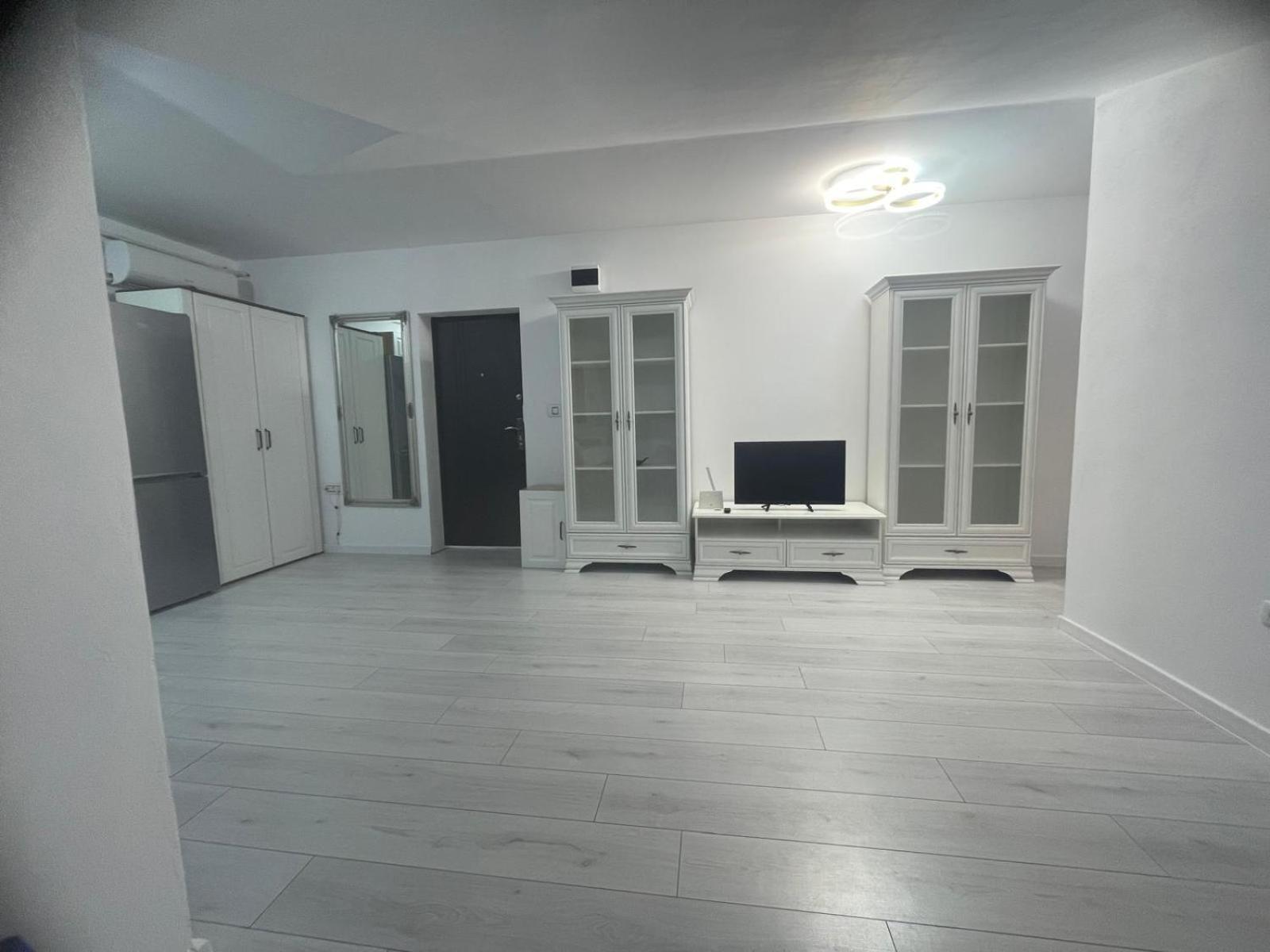 Apartament 2 Camere Tirgu Jiu Targu Jiu Exterior photo